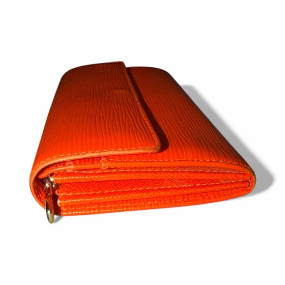 Louis Vuitton Orange Epi Sarah Wallet - Picture 4 of 12